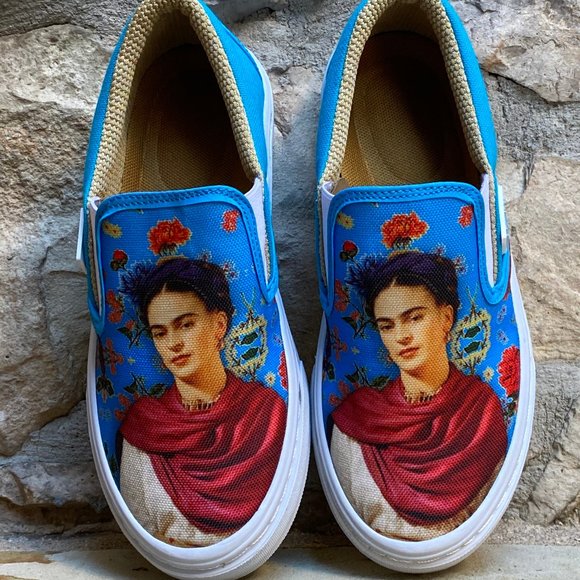 NEW VINTAGE Shoes - WOMEN'S PRINTED CANVAS SNEAKERS "FRIDA KAHLO "